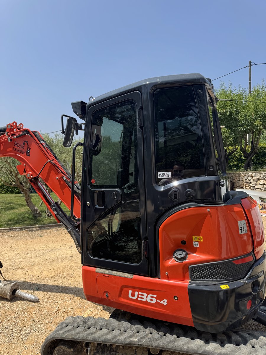 Film solaire pelle mécanique — pose professionnelle Pertuis