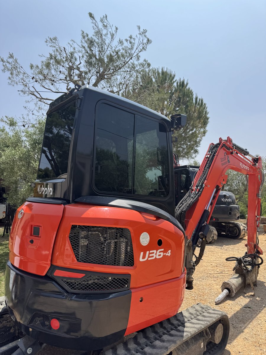 Vitres teintées tractopelle — Teintée + PACA