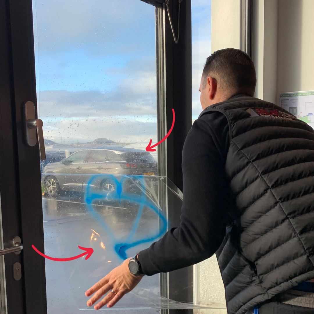 Film anti-graffiti à La Roque-sur-Pernes — Teintée +