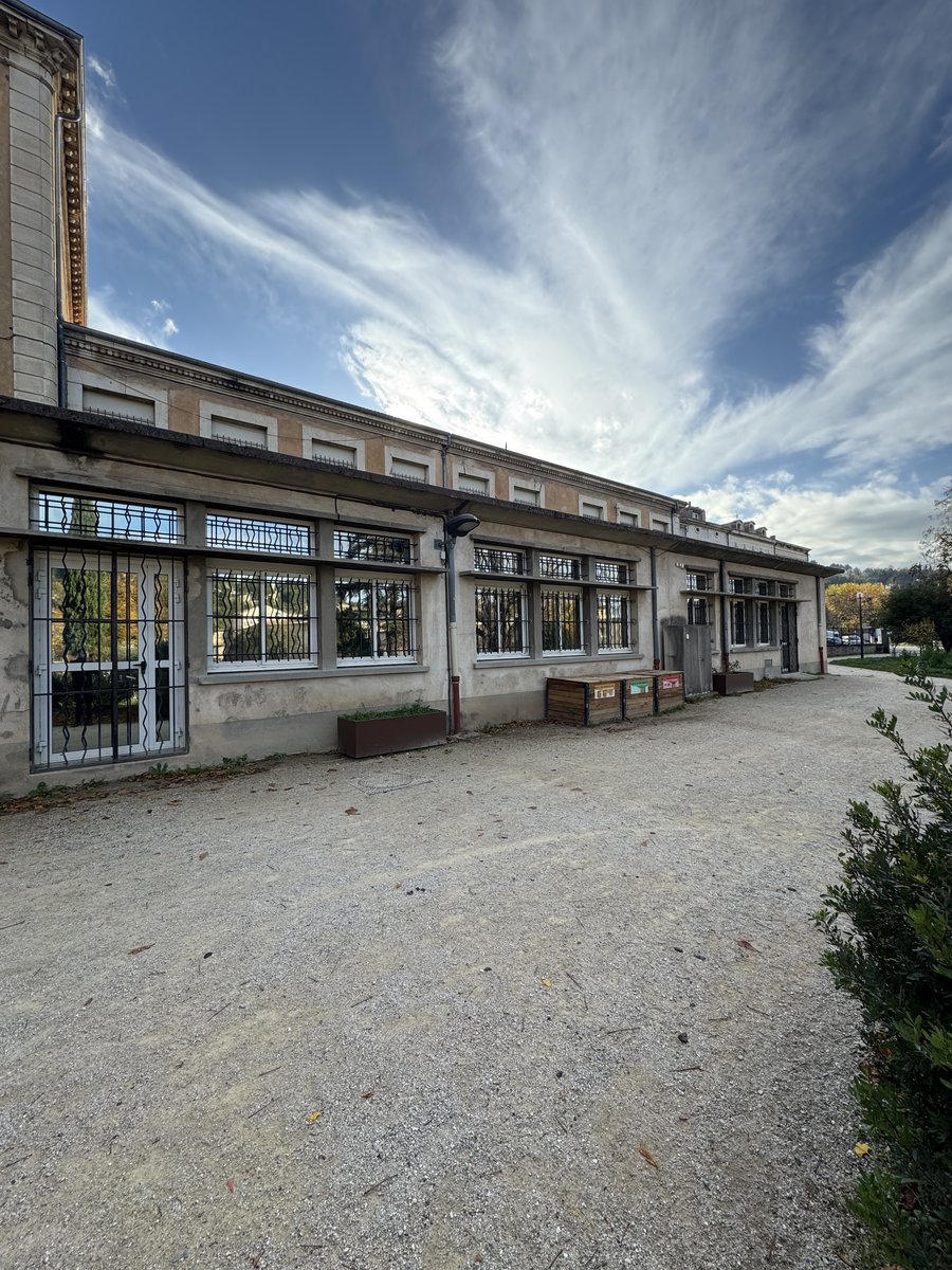 Film solaire sur grande surface vitrée en PACA — Teintée +