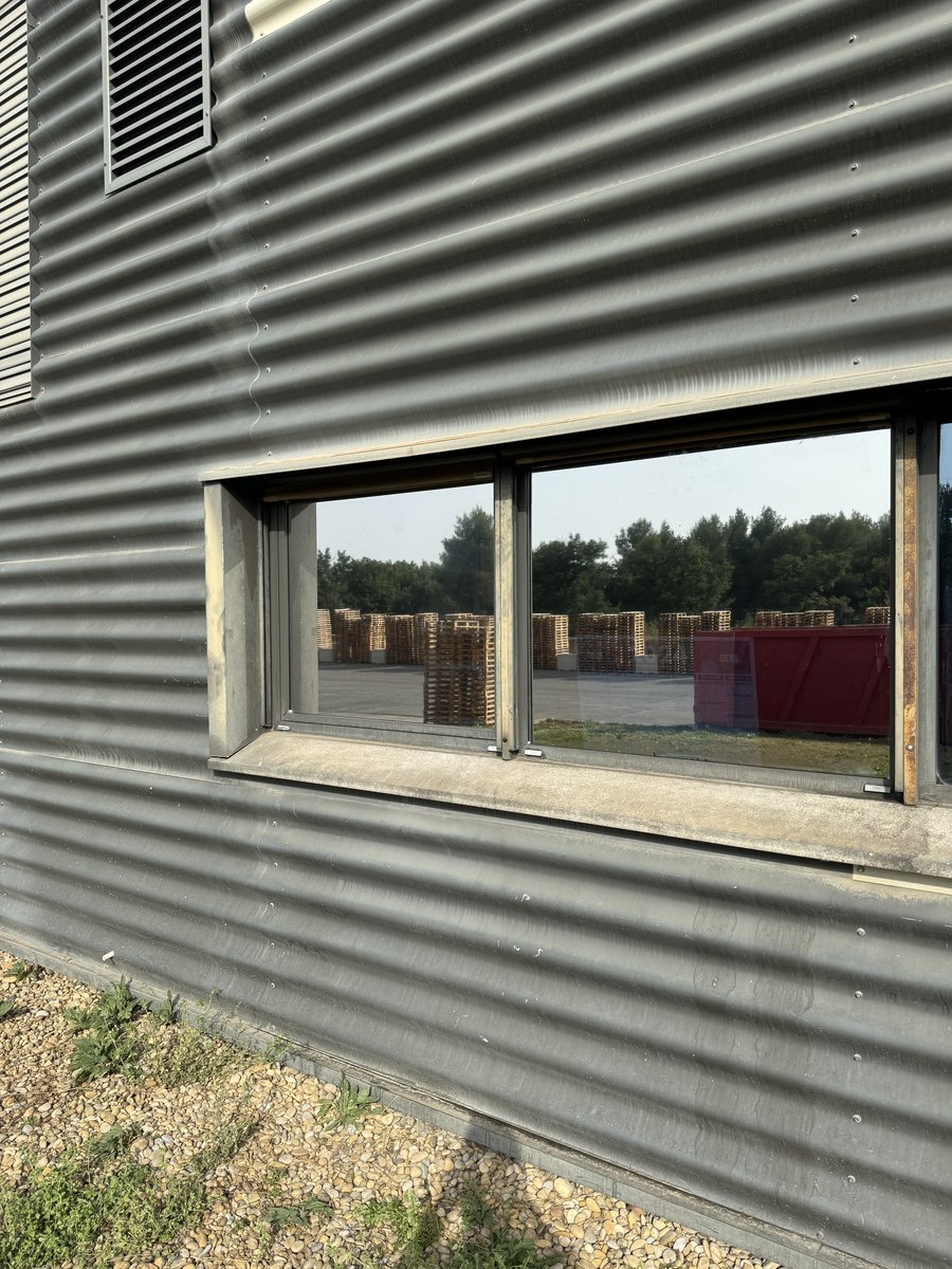 Chantier pose film solaire habitation PACA — Teintée + Pertuis