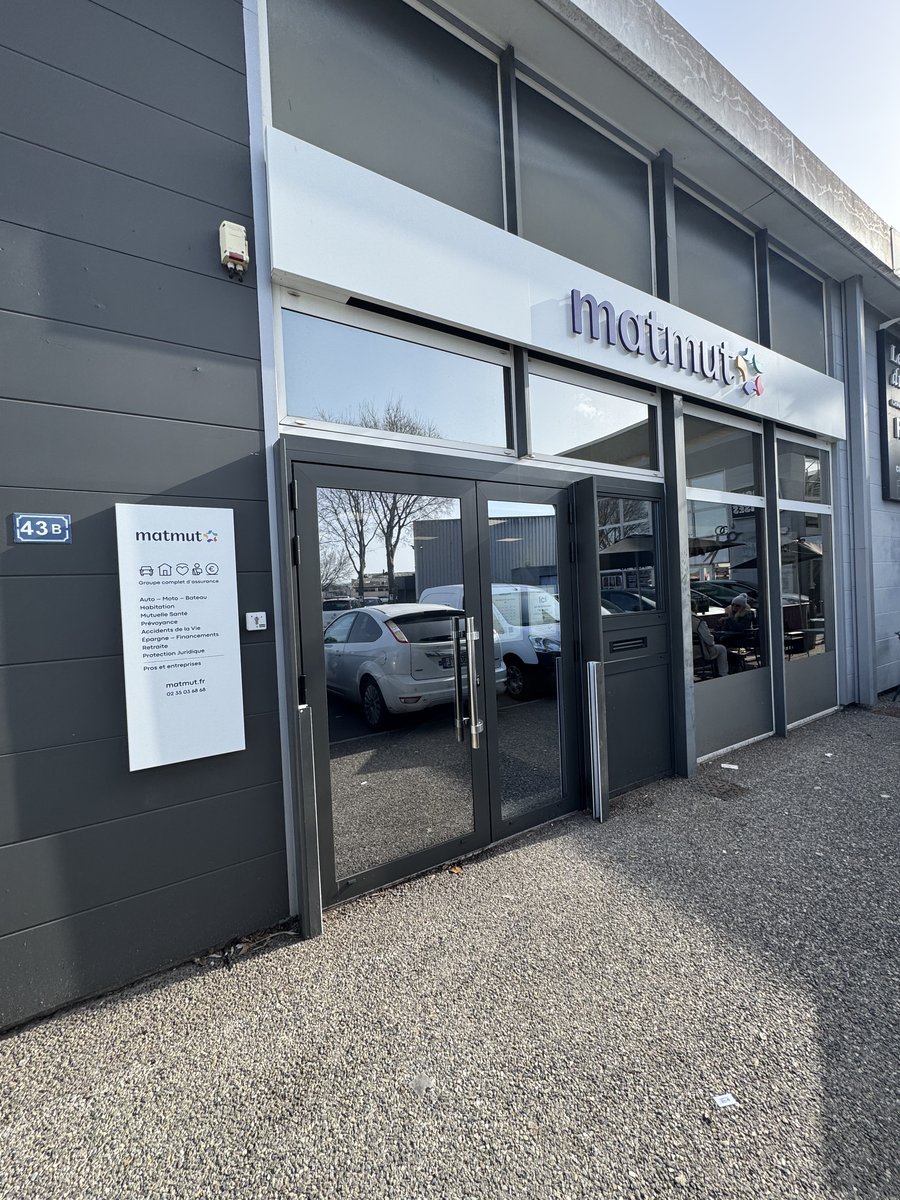 Film solaire sur vitrage bureau protection UV PACA — Teintée +