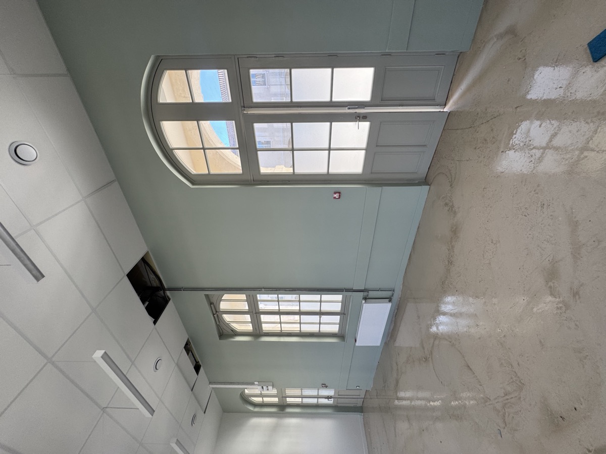 Film solaire posé sur grande baie vitrée en PACA — Teintée +