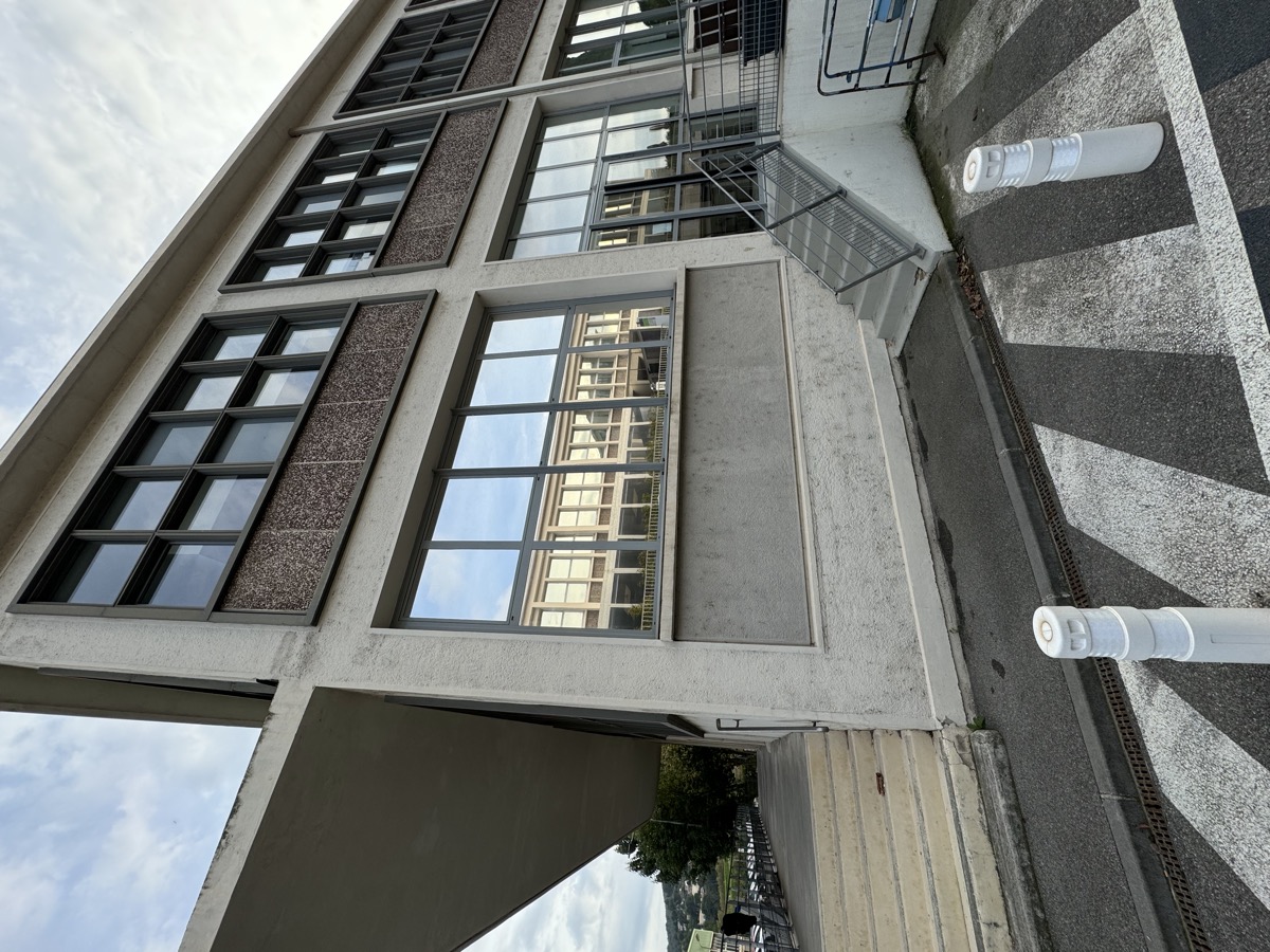 Film solaire protection chaleur bâtiment tertiaire PACA — Teintée +