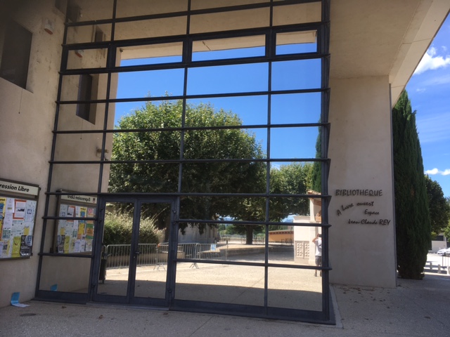 Film solaire posé sur baie vitrée de maison en PACA — Teintée +