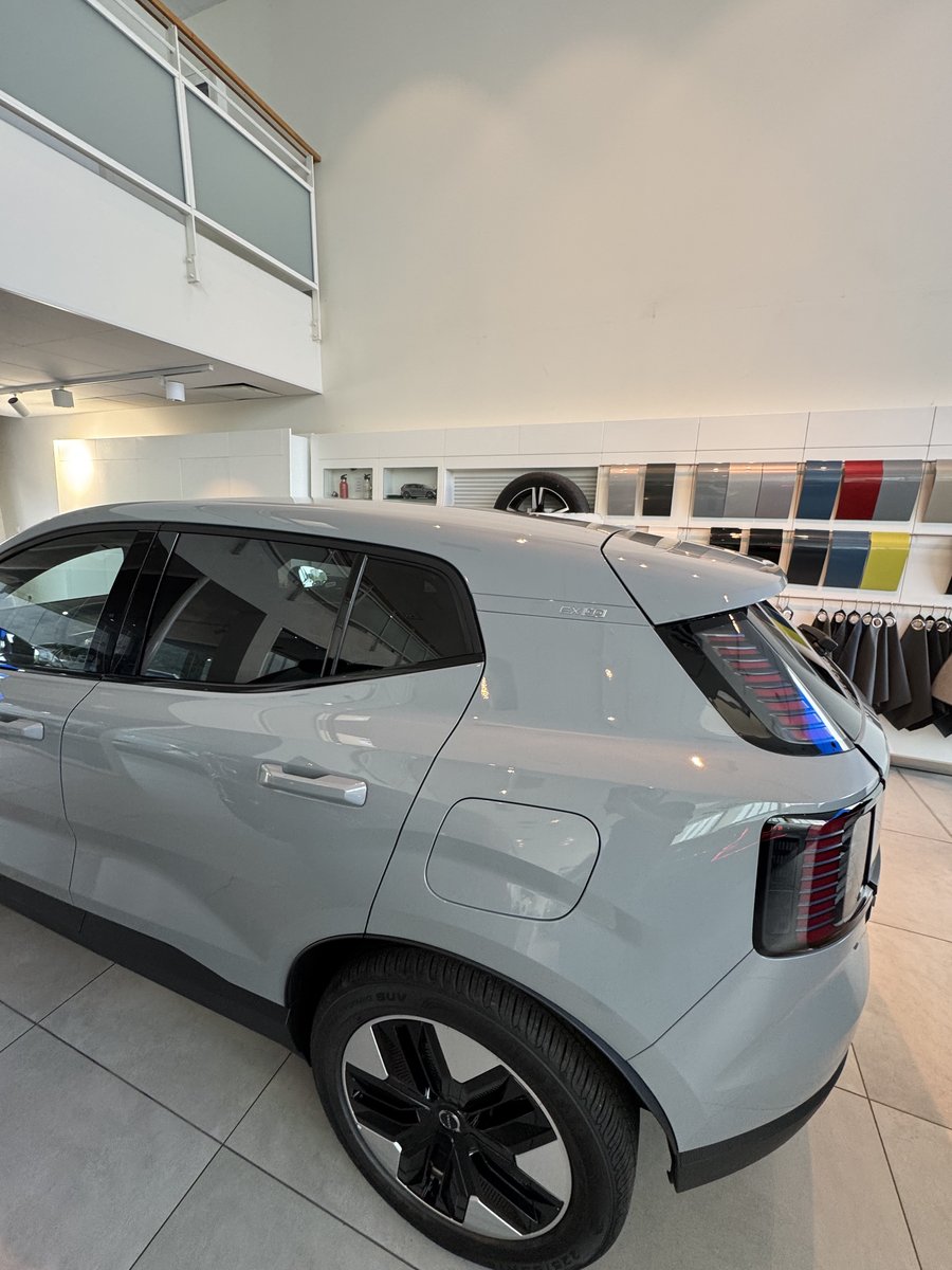 Pose film solaire teinté véhicule — Teintée + PACA