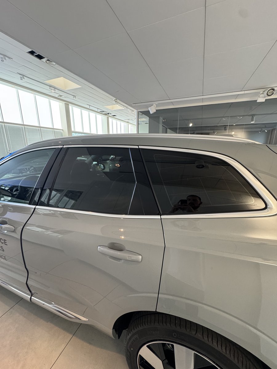 Film teinté sur vitres arrières véhicule — atelier Pertuis