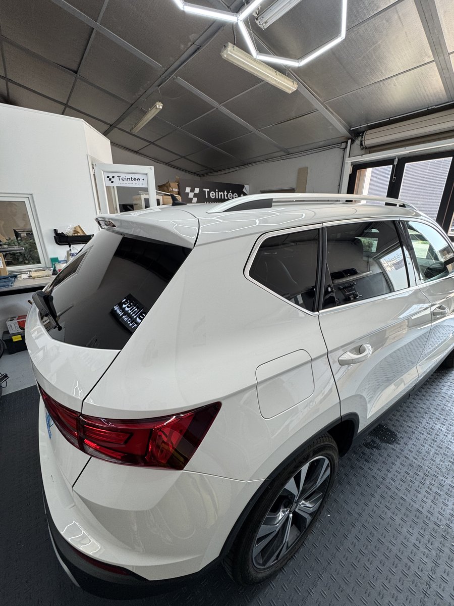 Film teinté voiture Pertuis — protection UV et confort Teintée +