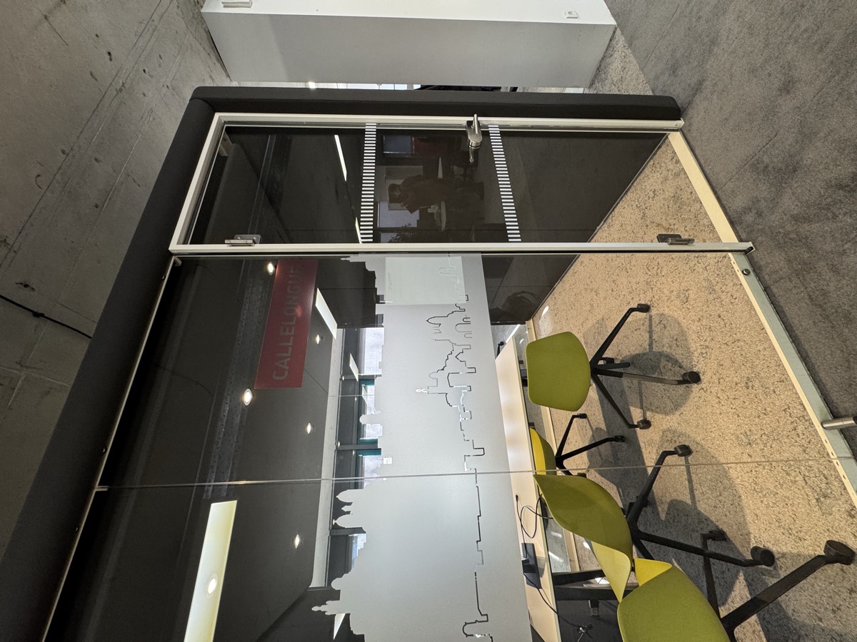 Film décoratif sur vitrage intérieur — Teintée + PACA