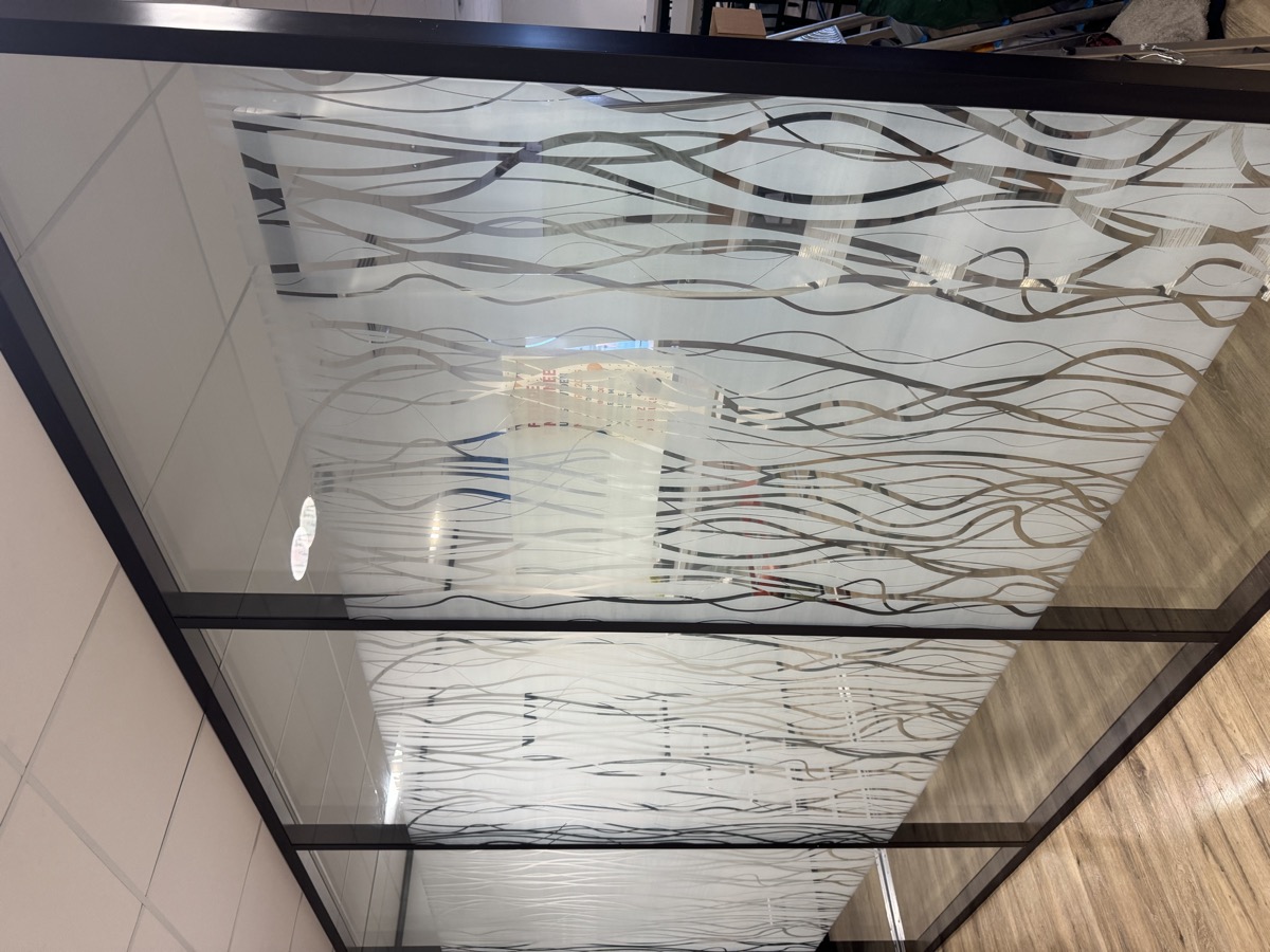 Film décoratif sur vitrage intérieur — Teintée + PACA