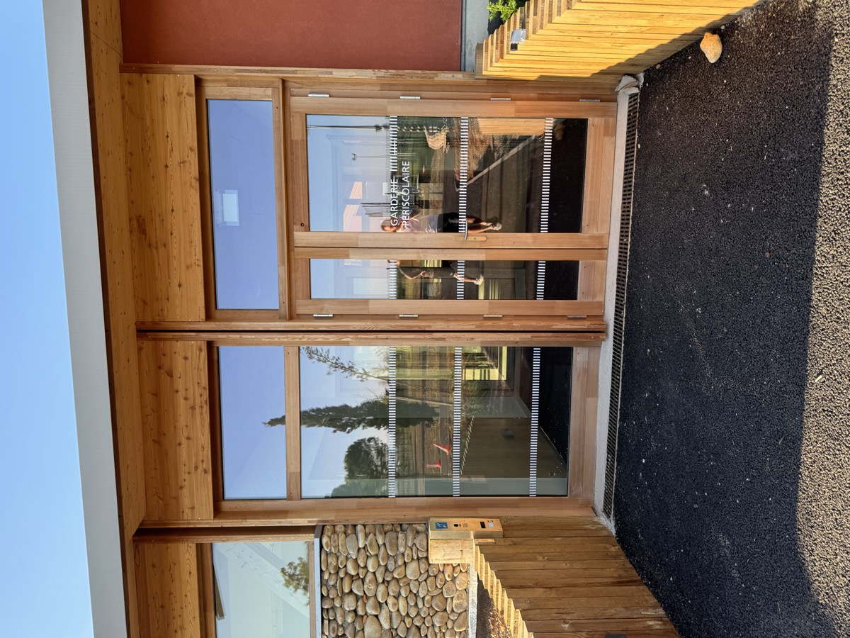 Bandes de signalétique ERP sur vitrage — Teintée + PACA