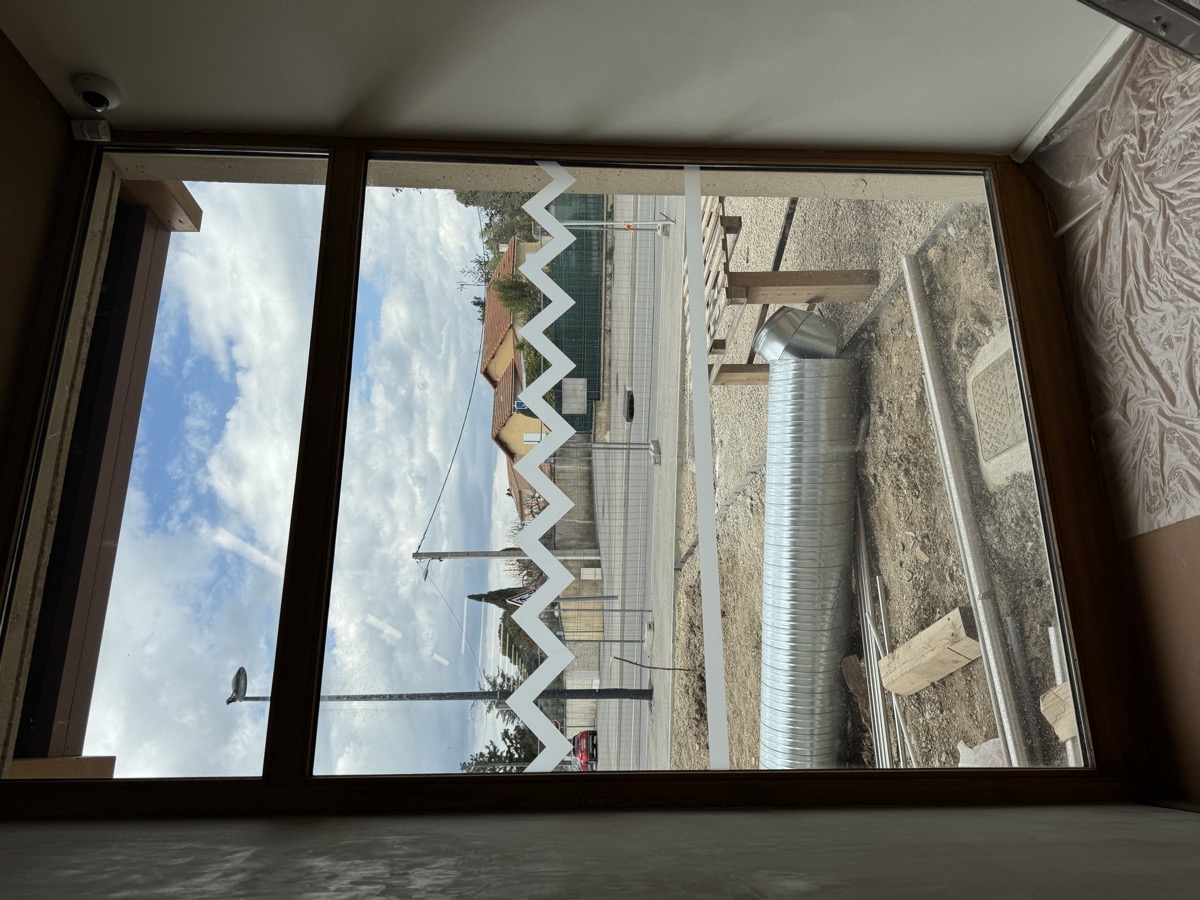 Bandes de signalétique ERP sur vitrage — Teintée + PACA