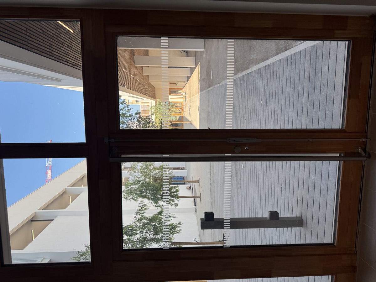 Bandes de signalétique ERP sur vitrage — Teintée + PACA