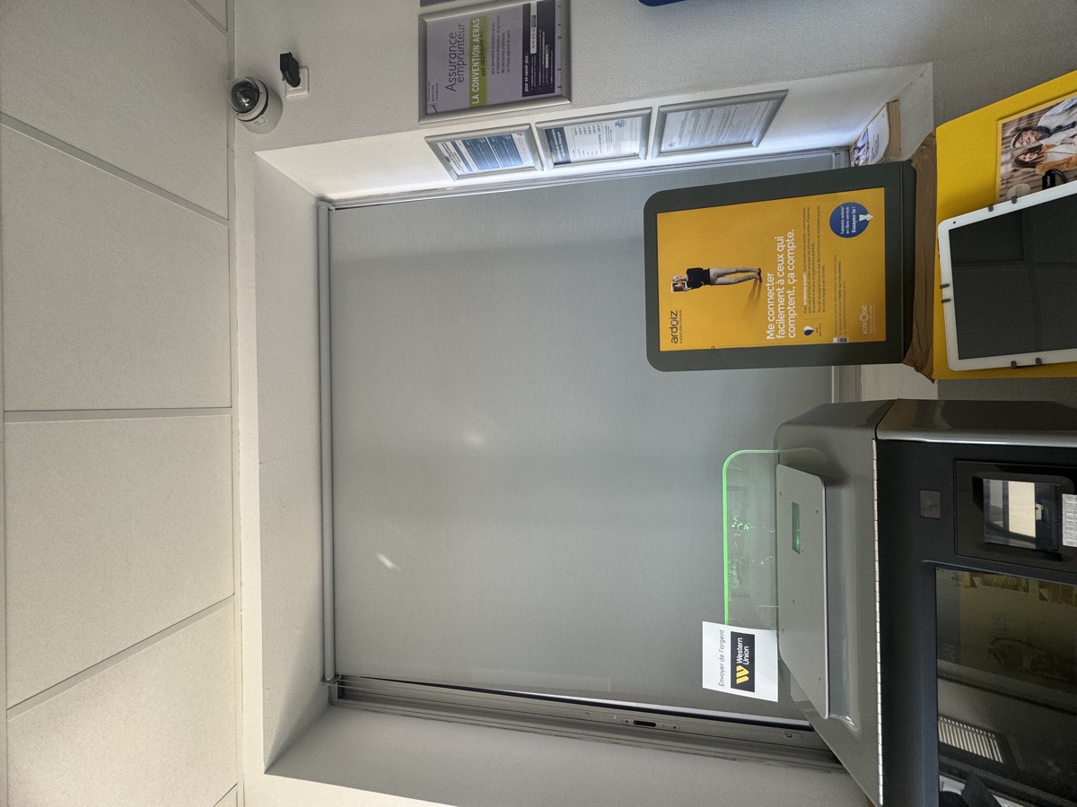 Store intérieur posé en PACA — Teintée +