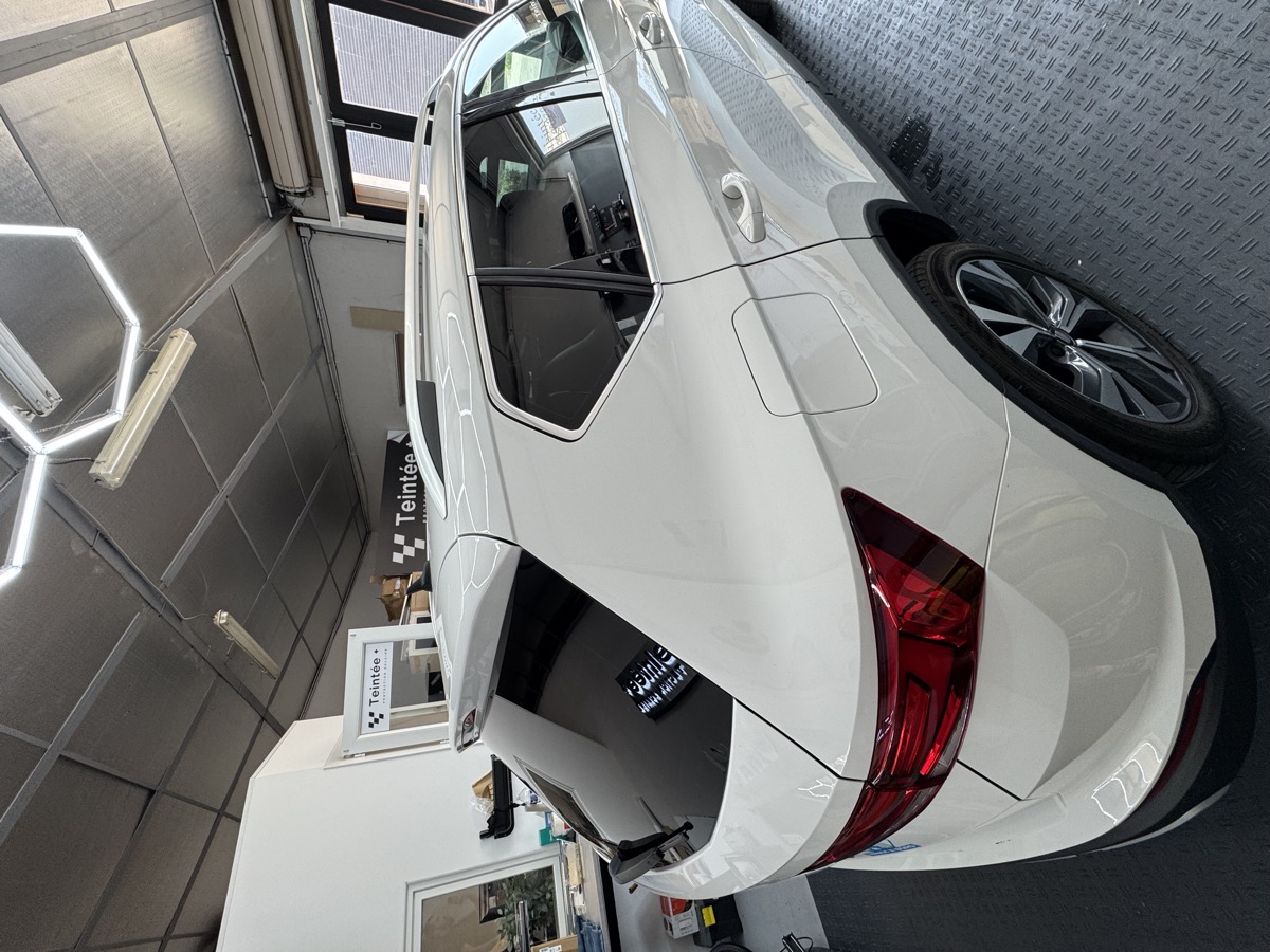 Vitres teintées véhicule — pose professionnelle PACA — Teintée +