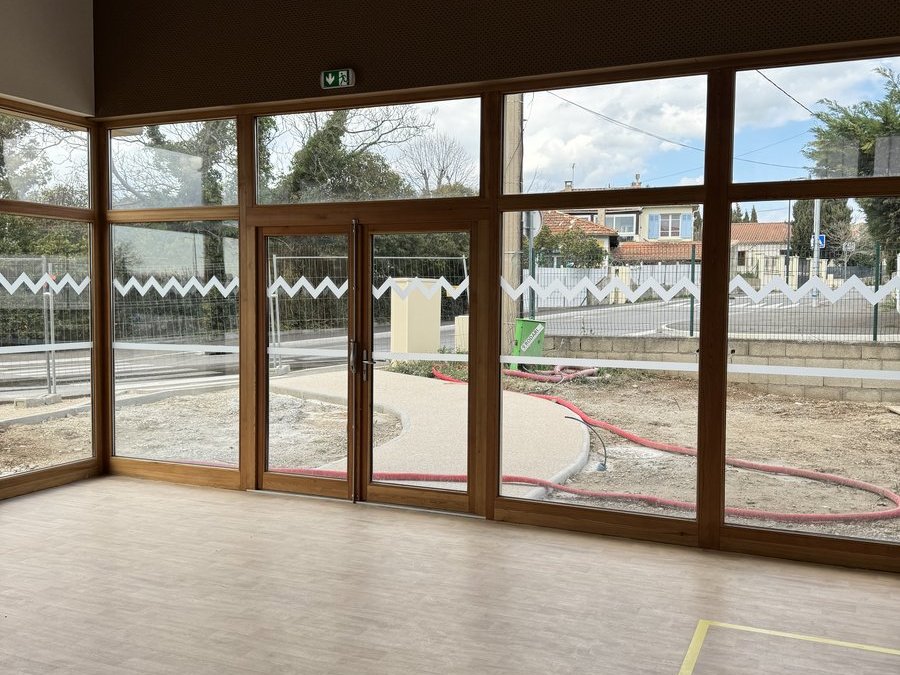 Bandes de signalétique réglementaires sur vitrage — Teintée + PACA