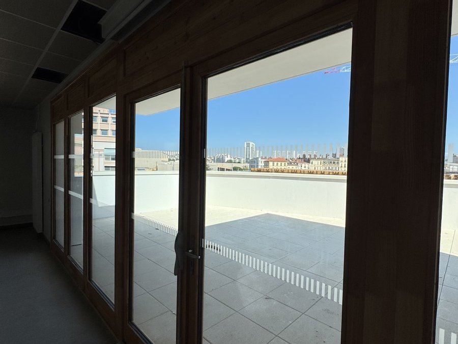 Signalétique réglementaire vitrage ERP — Teintée + PACA