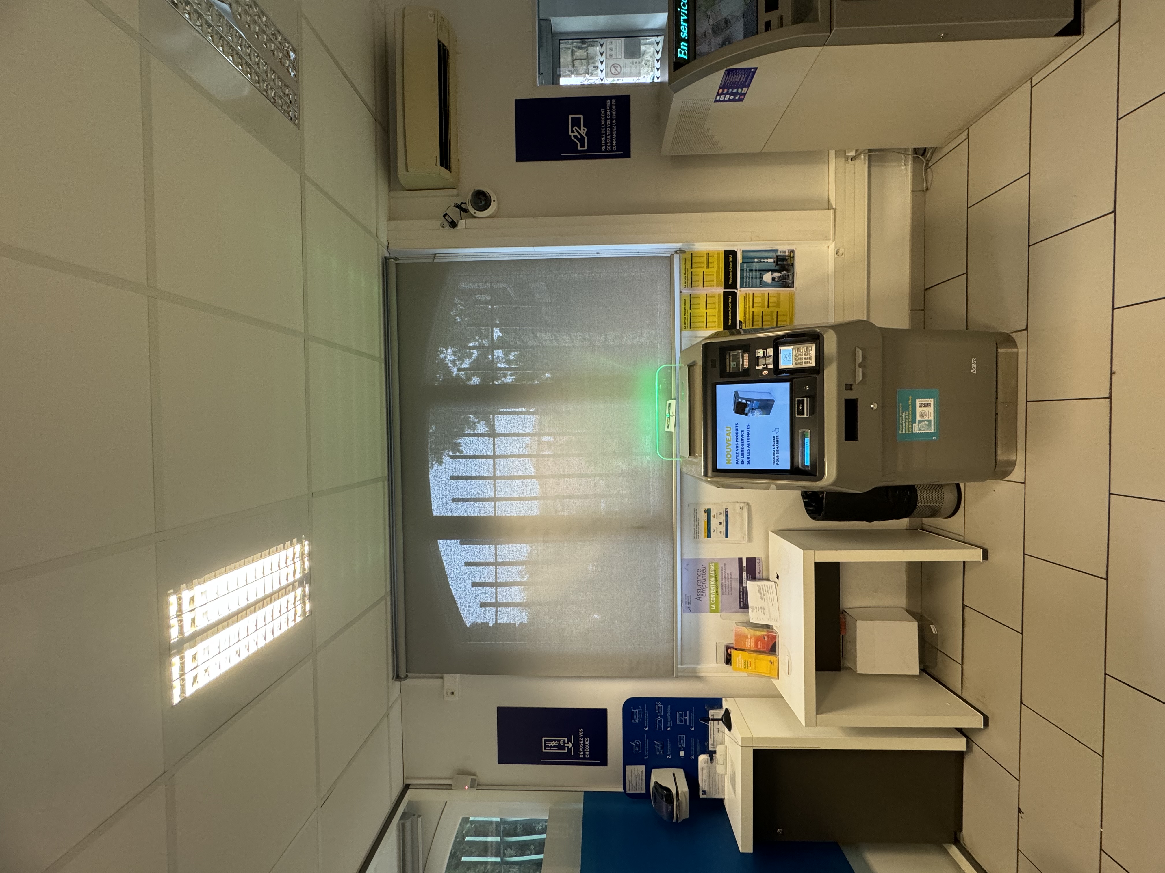 Store intérieur posé en PACA — Teintée +