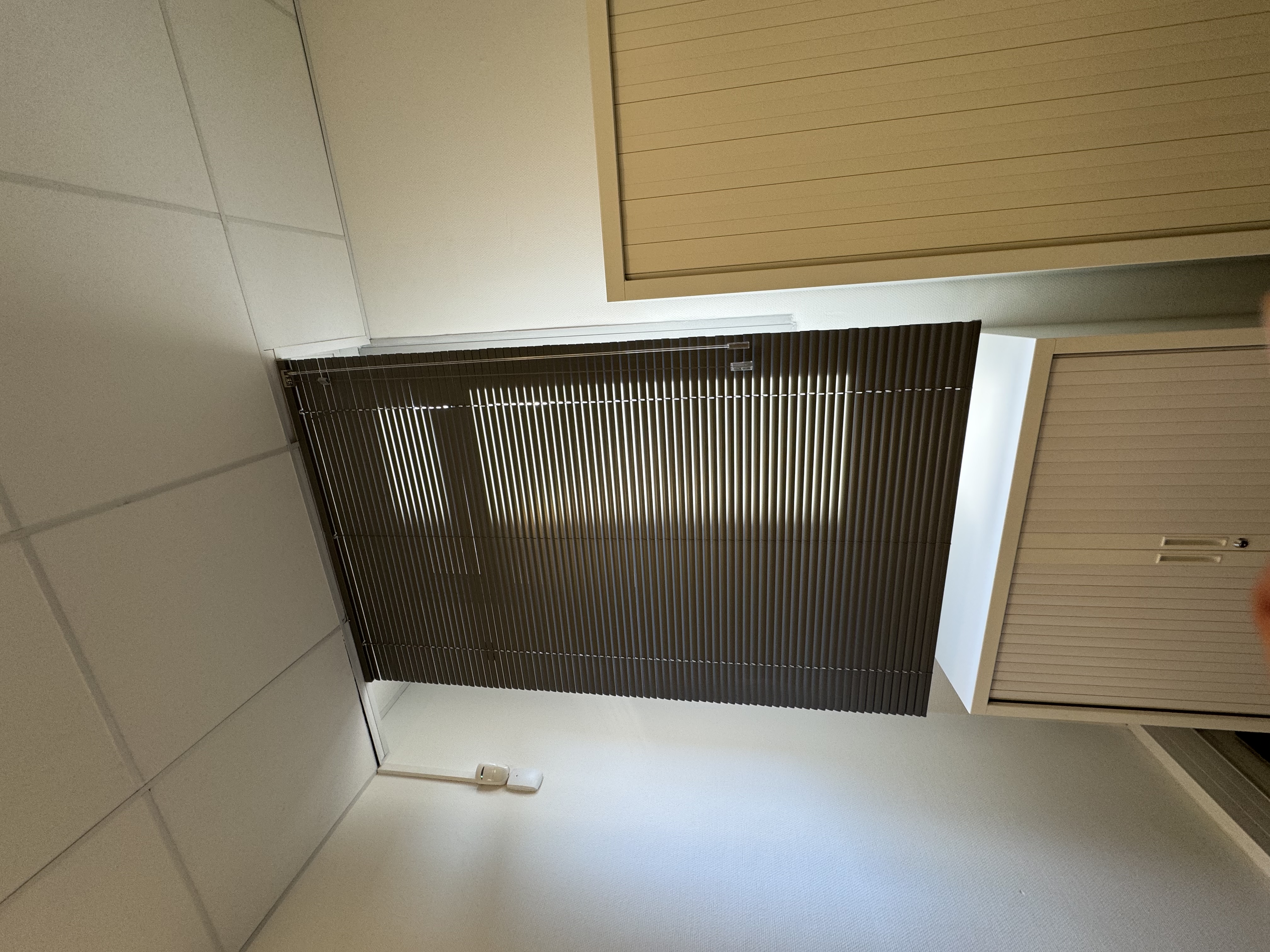 Store intérieur posé en PACA — Teintée +