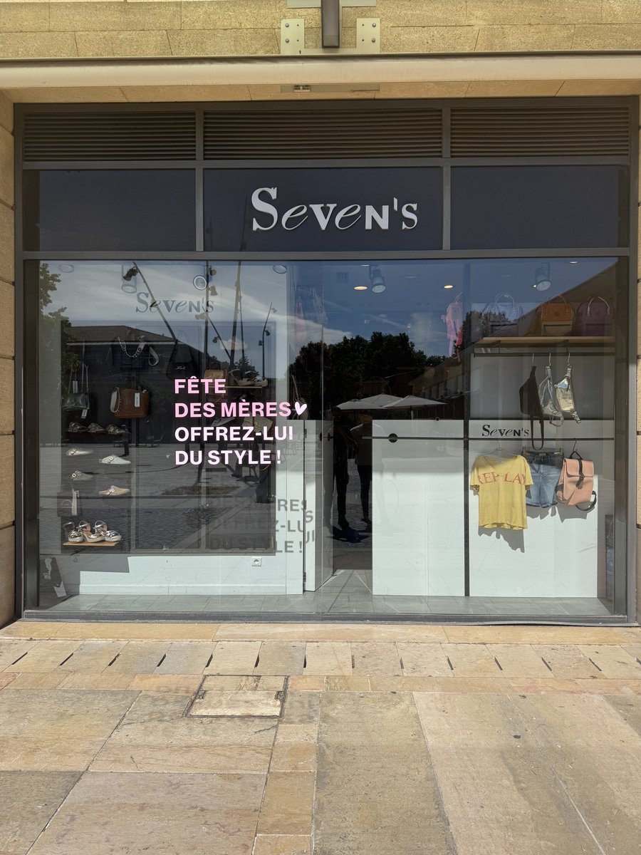 Flocage vitrine Seven's Aix-en-Provence — Teintée + PACA